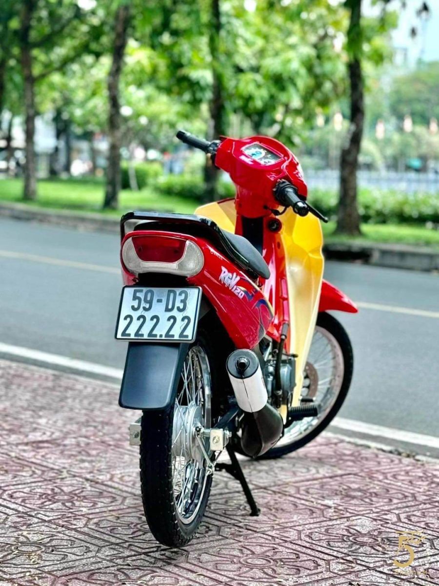 Suzuki Sport 120 1998 “siêu phẩm” được săn đón trong làng Xì po