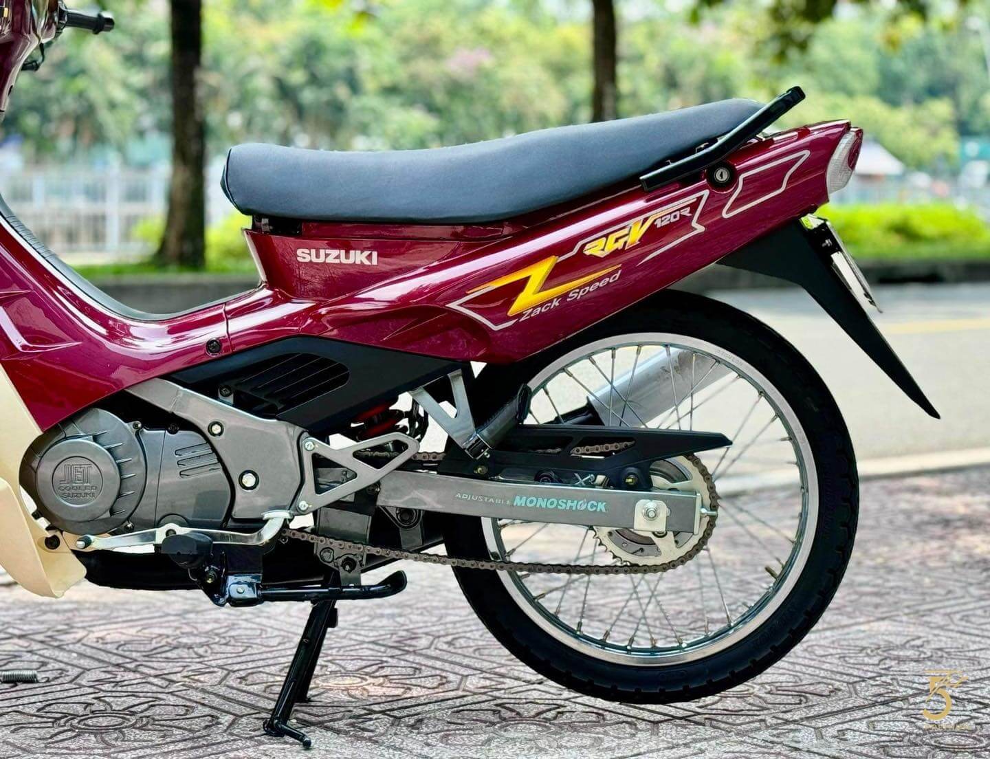 Suzuki Sport 120 2000 tăng tốc mạnh mẽ