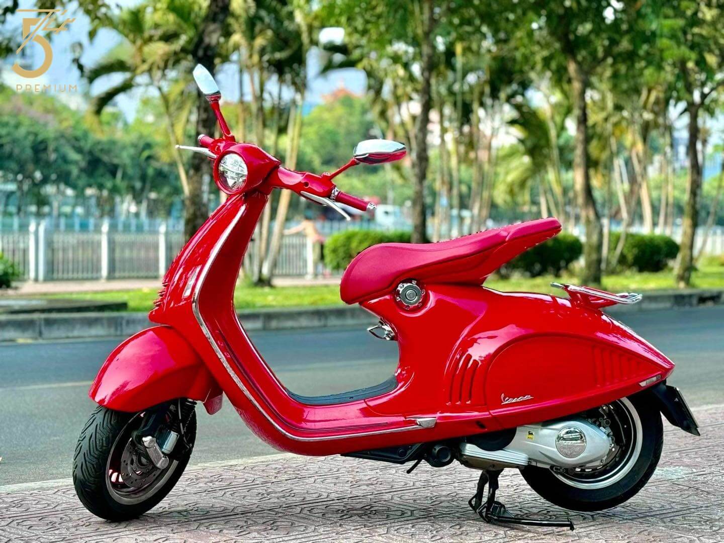 Vespa 946 RED limited 2020