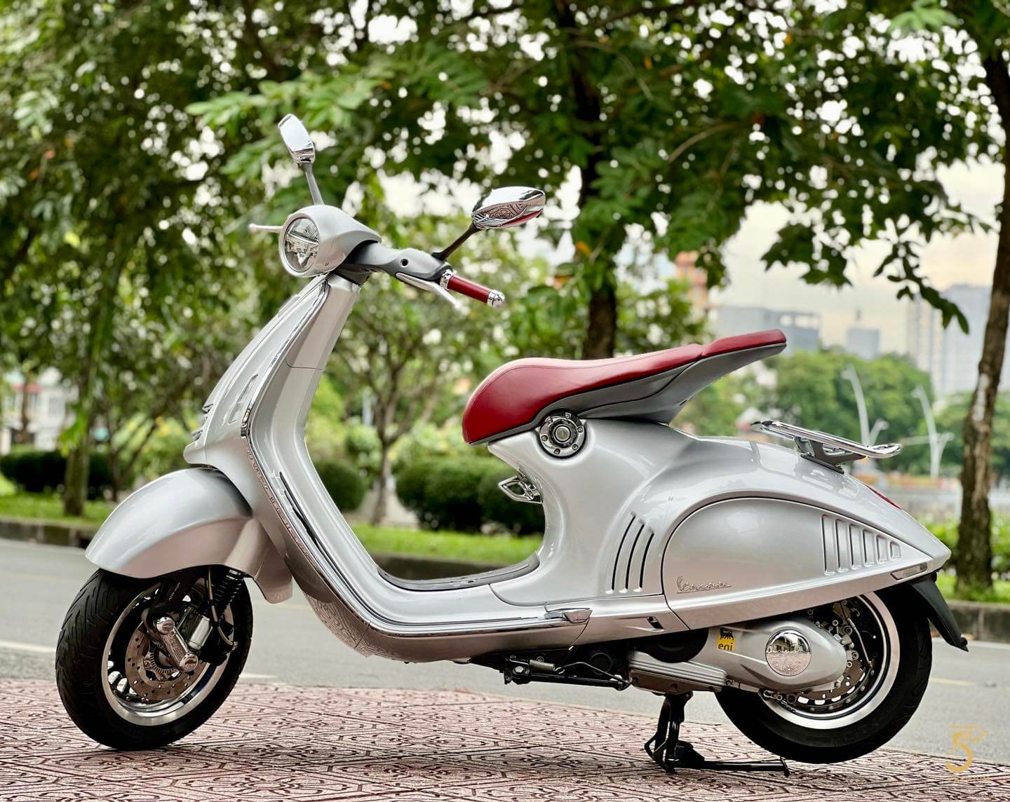 Vespa 946 Bellissima có mức giá khá hợp lý