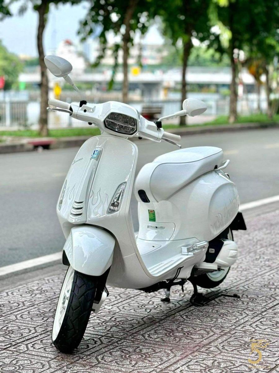 Vespa Justin 125 ABS 2023 tinh tế