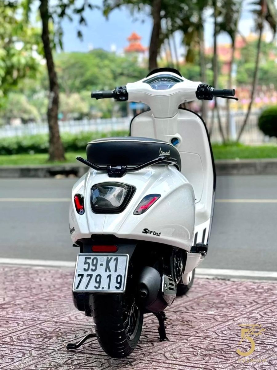 Vespa Sprint 125 3vie T1/2015 giá cả cạnh tranh