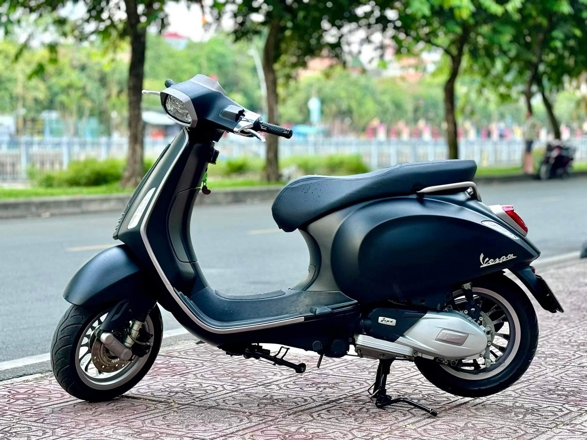 Vespa Sprint phong cách hiện đại, sang trọng