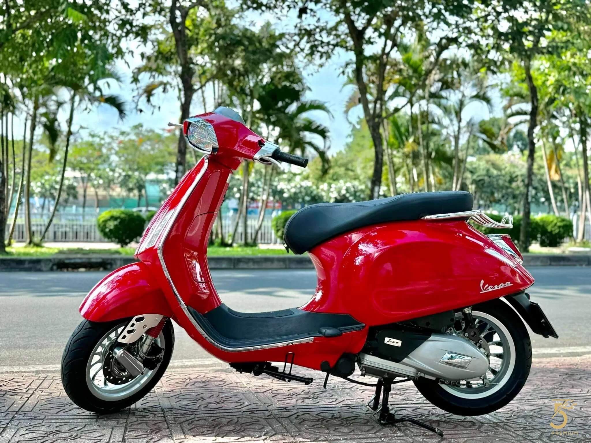 Vespa Sprint Cũ - Vẻ Đẹp Thời Thượng, Hiệu Suất Đáng Tin Cậy 