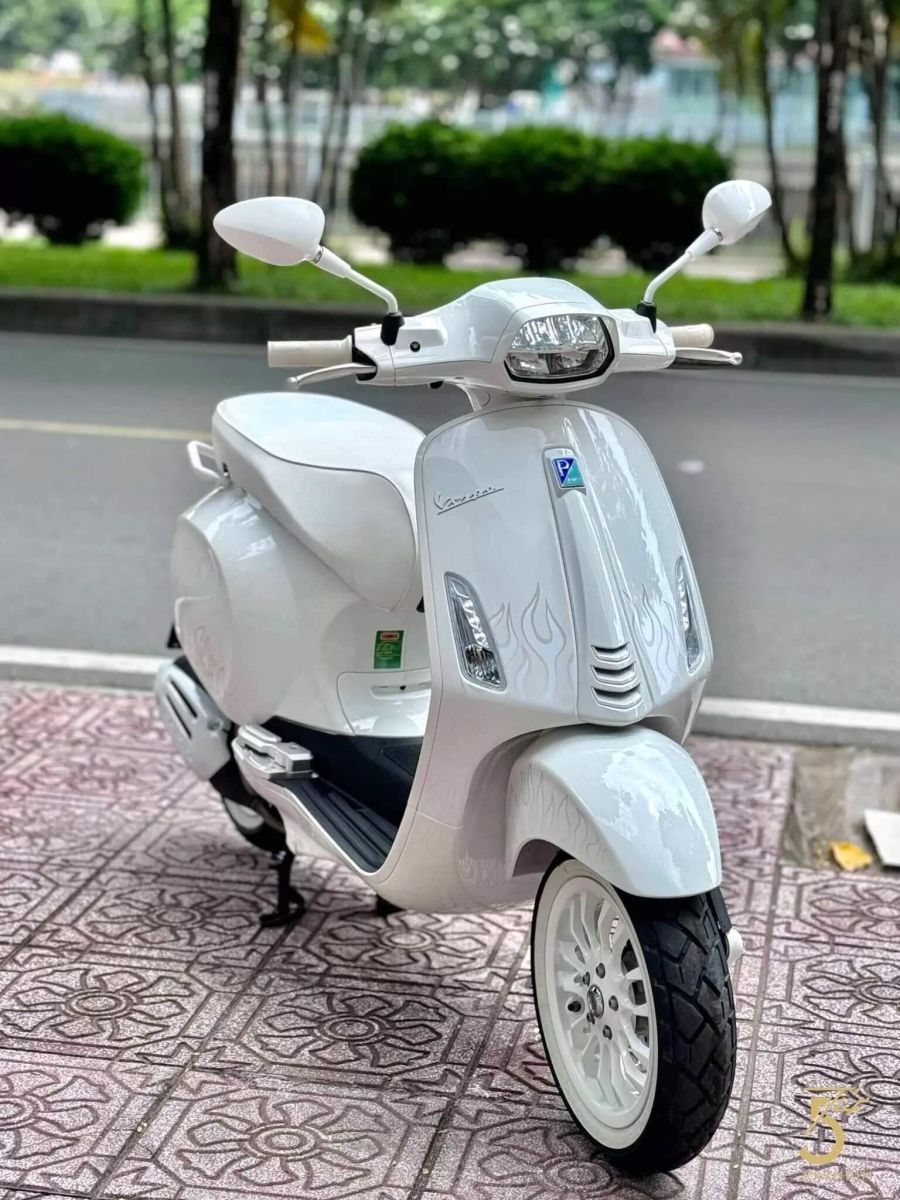 Cập nhật giá bán Vespa LX mới nhất