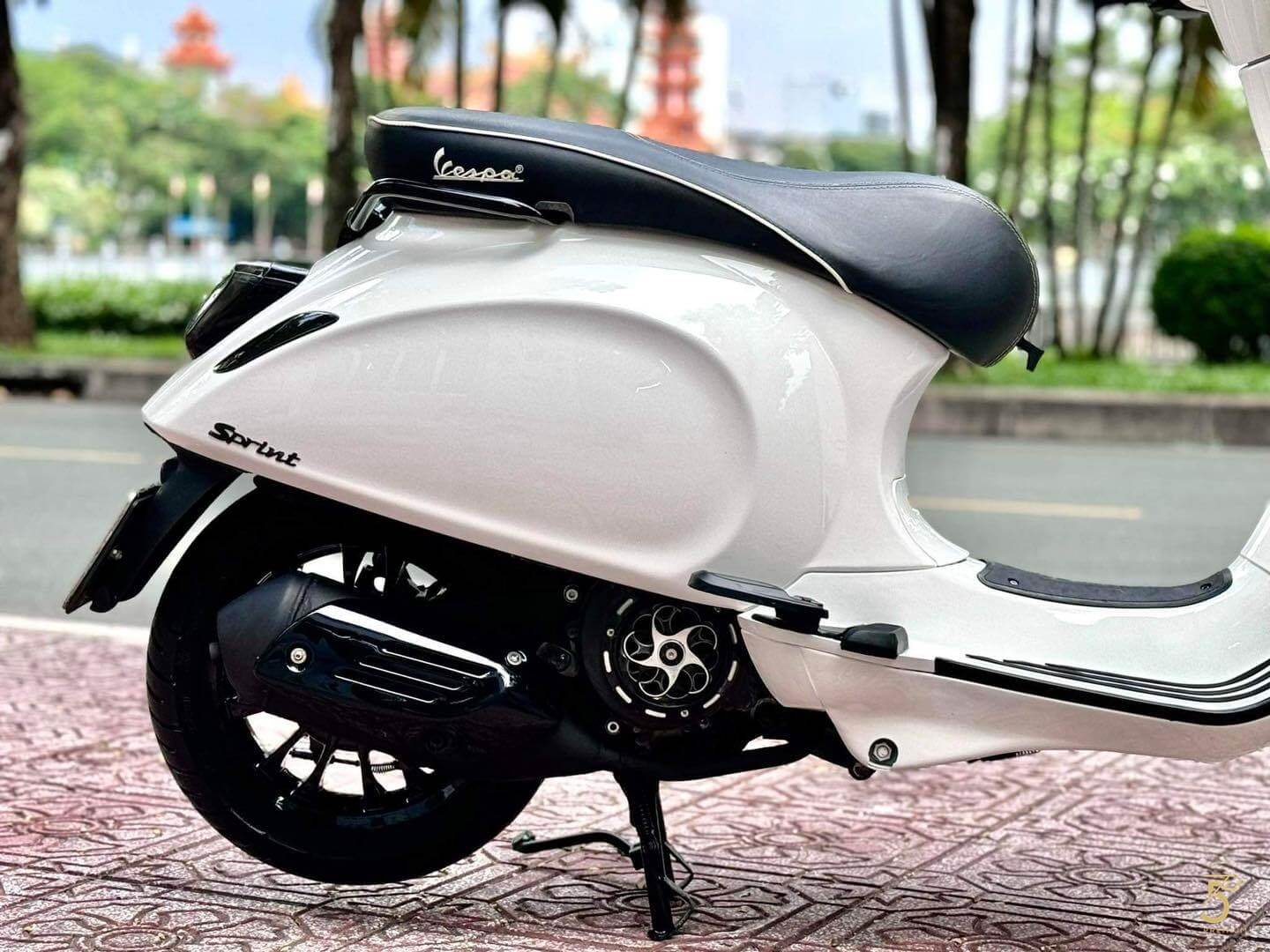 Động cơ xe tay ga Vespa tiết kiệm nhiên liệu