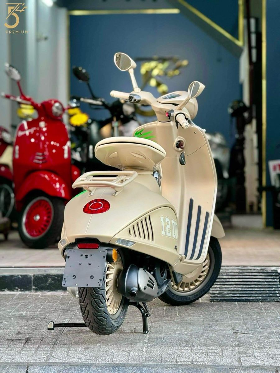 Dòng xe tay ga Vespa 946 155CC Dragon