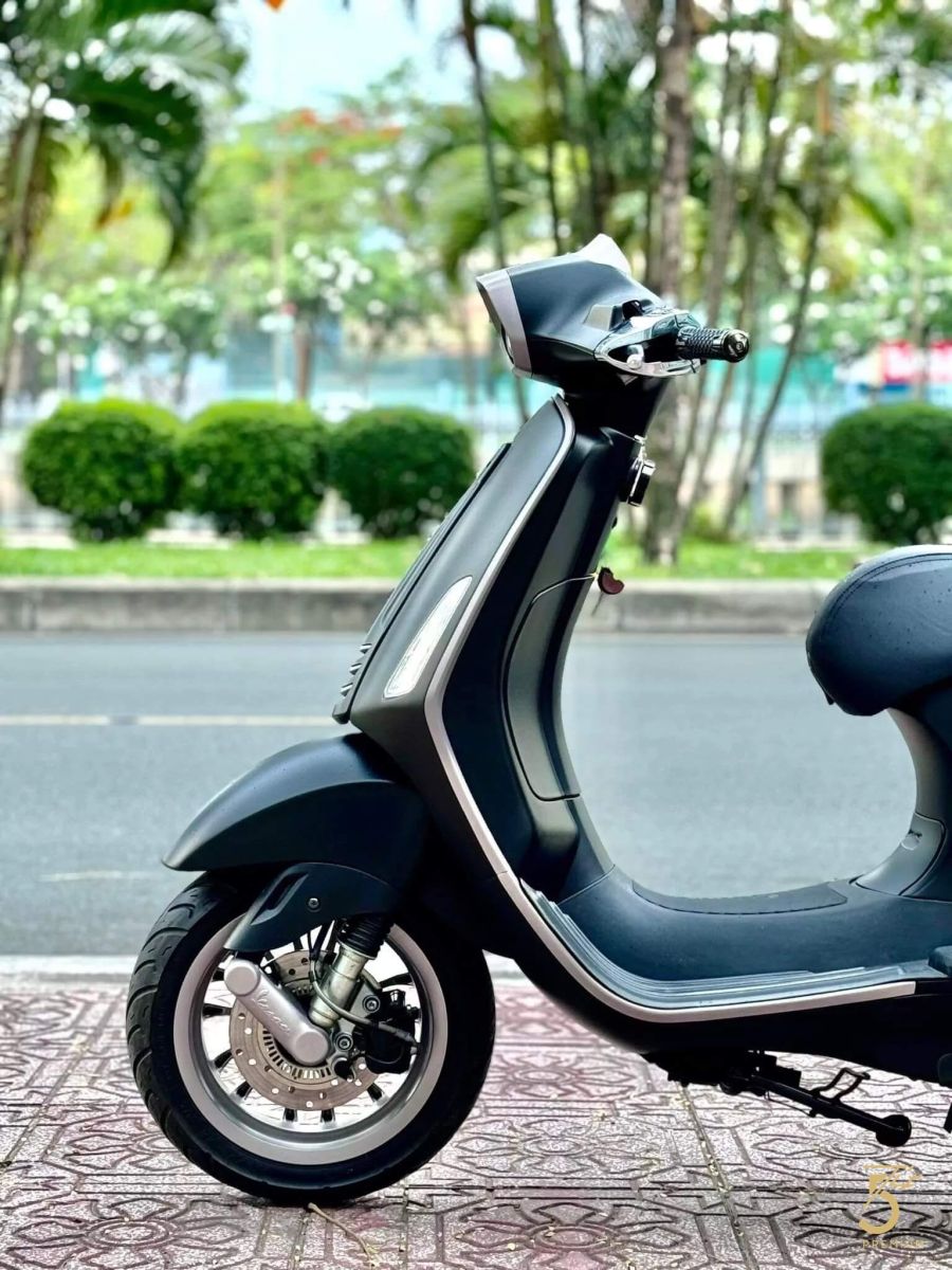 Mua Vespa Sprint giá hấp dẫn