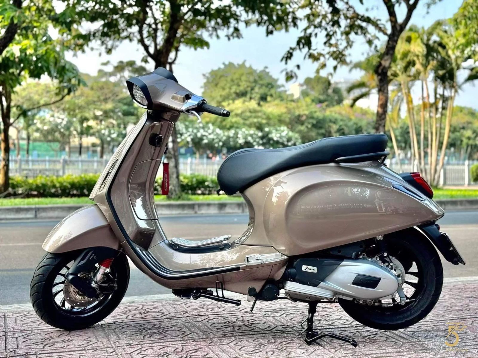 Mua xe Vespa Sprint cũ giá mềm