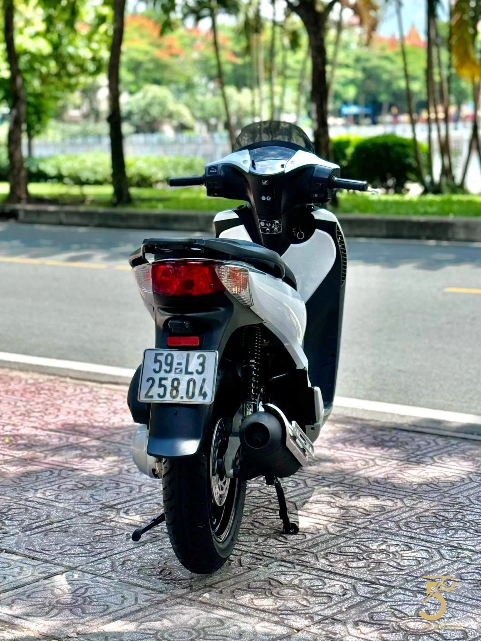 SH150i nhập Ý 2011