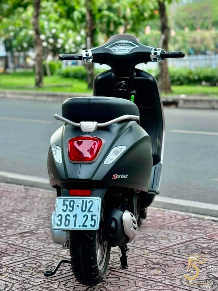 Vespa Sprint 125 đời 2020 màu đen cá tính, biển số “khởi đầu mới, hài hòa”