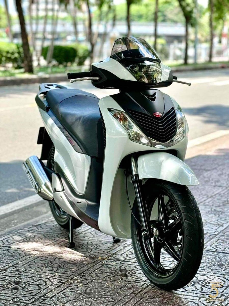 Xe SH 125i thiết kế hài hoà, thể thao