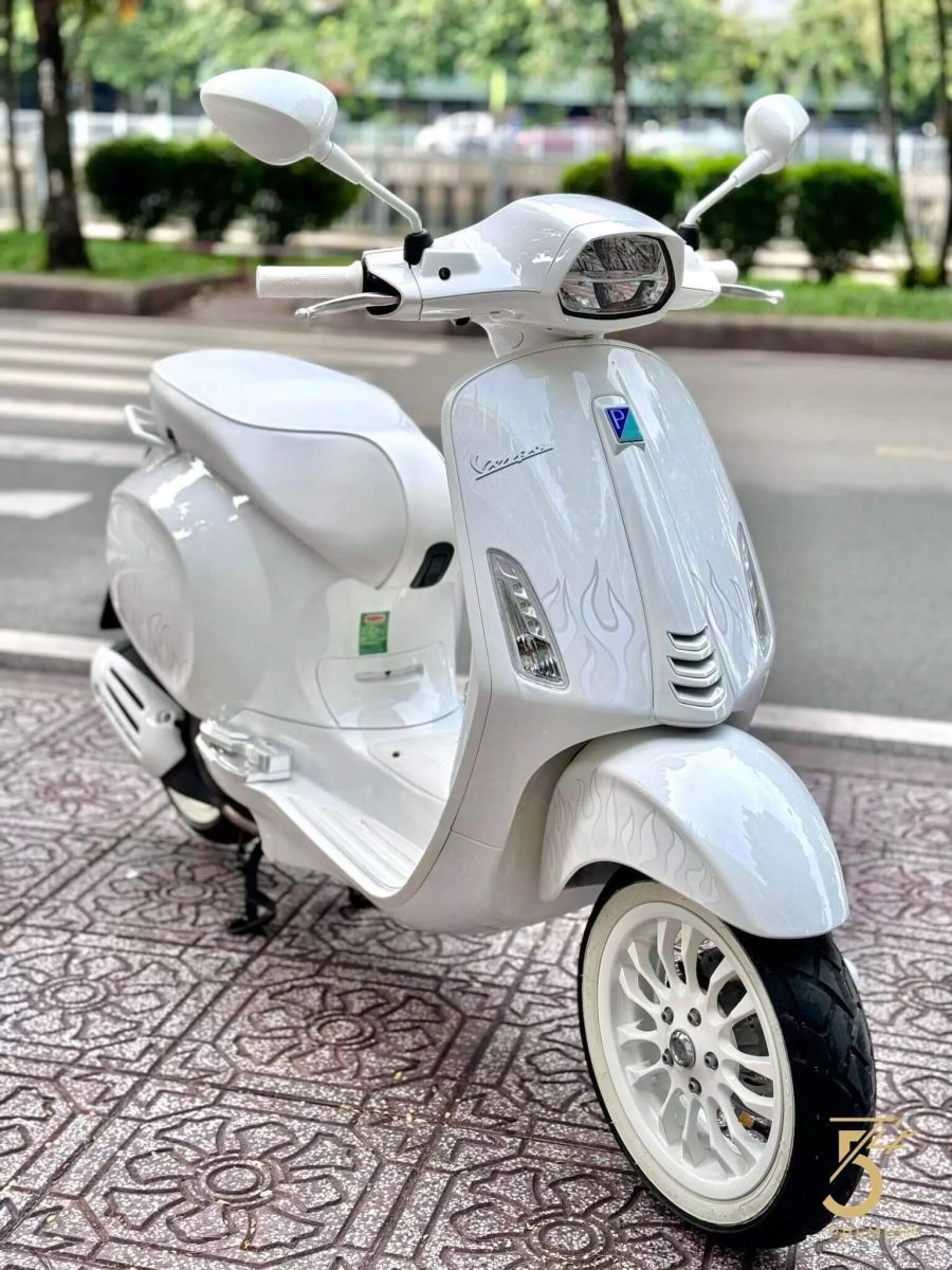 Xe Vespa cũ có mắc không?